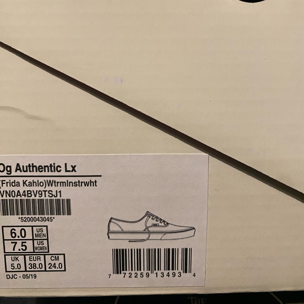 Vans Frida Kahlo vault size 7.5 women’s net in box